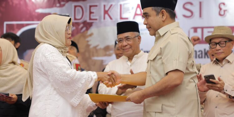 Prabowo Berkomitmen Berantas Kemiskinan dan Kendalikan Harga Sembako