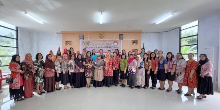 Serah Terima Ketua DWP Kemenag Mitra, Utamakan Dukungan dan Kolaborasi